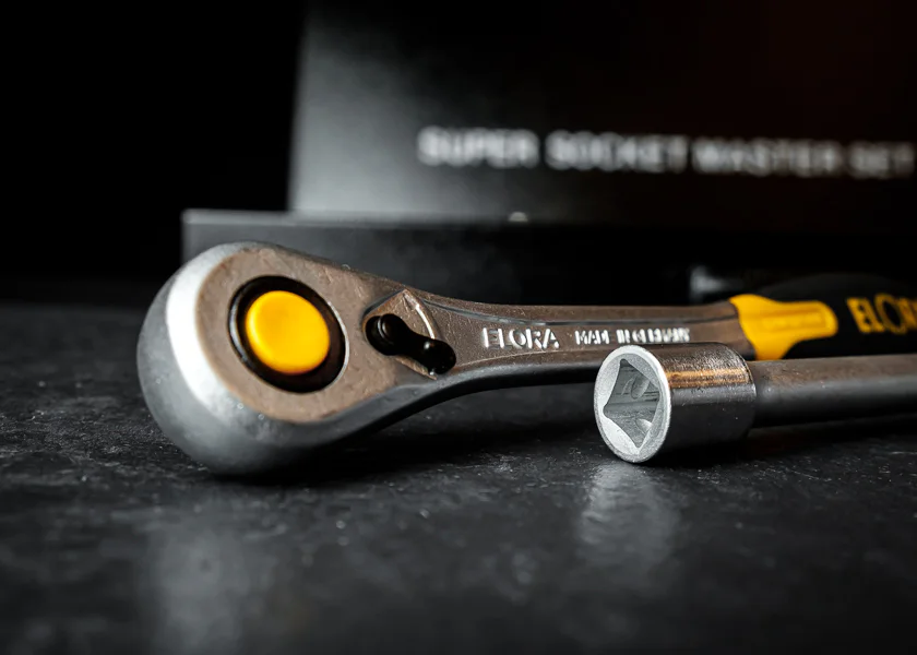 Sockets and accessories